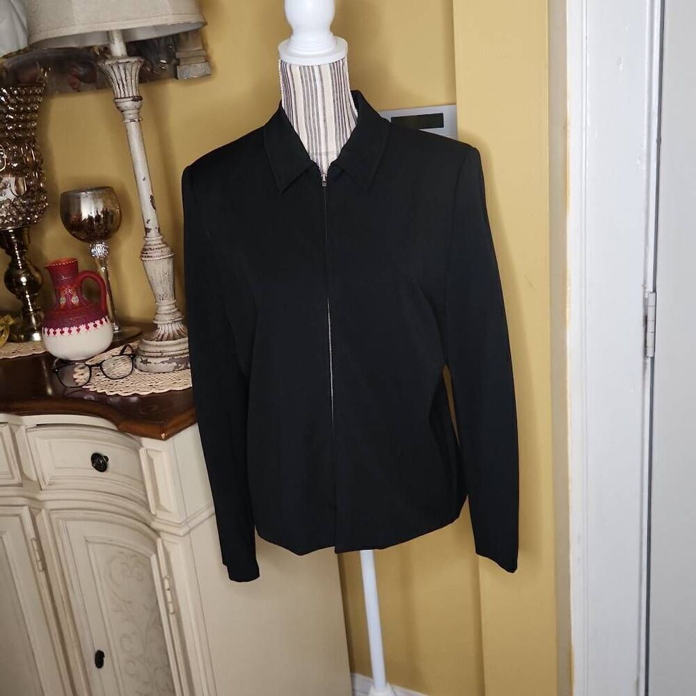 Jones & co stretch black zippered jacket women's size 10